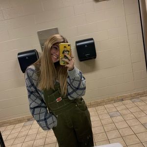 Meet your Posher, Ava